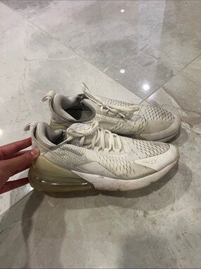 Nike Girls Air Max 270 Sneakers in Off-White with Yellow Air Unit - Size 7Y